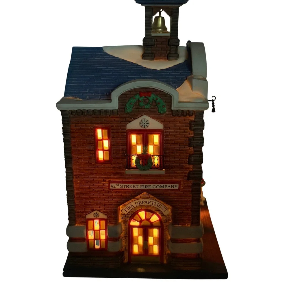 Dept 56 Christmas in the City 42nd St Fire‎ Company 56.58914 Light House Retired